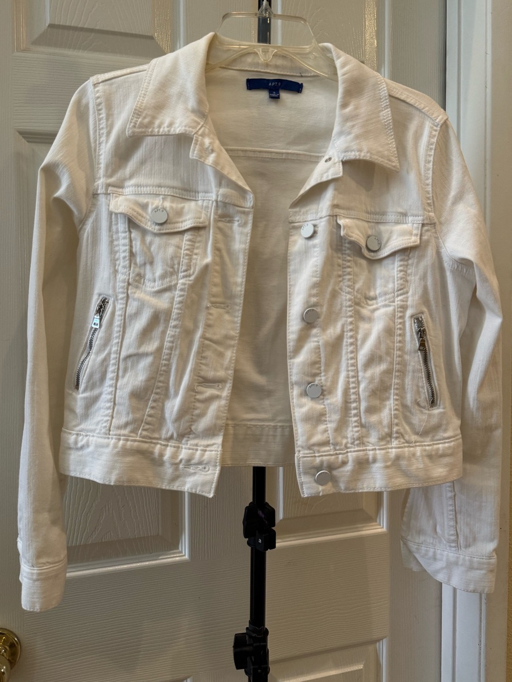 Apt. 9 White Denim Jacket with Zipper Pockets